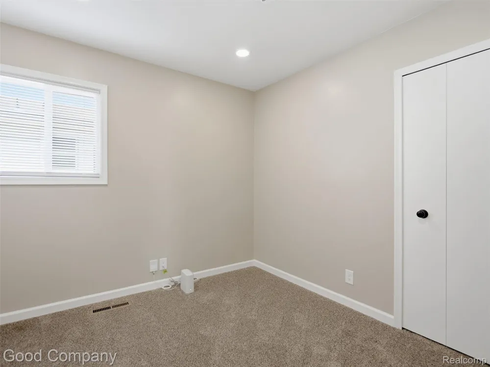 1112 Millard Avenue Royal Oak City, MI 48073
