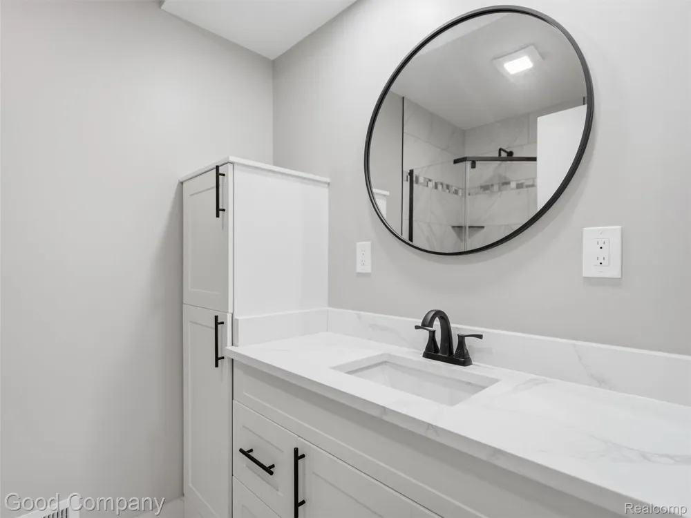 1112 Millard Avenue Royal Oak City, MI 48073