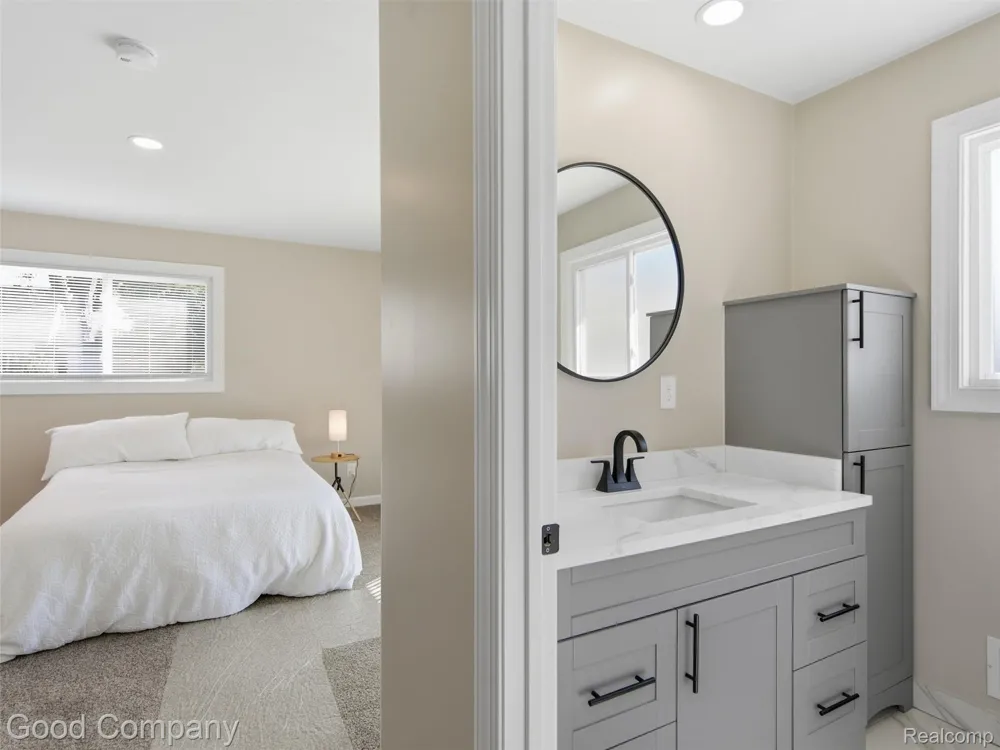1112 Millard Avenue Royal Oak City, MI 48073