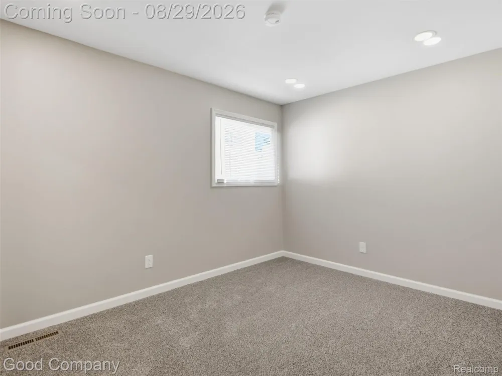 1112 Millard Avenue Royal Oak City, MI 48073