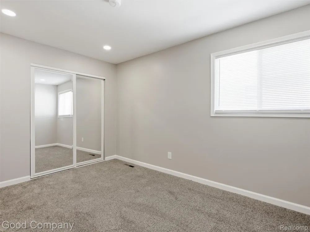 1112 Millard Avenue Royal Oak City, MI 48073