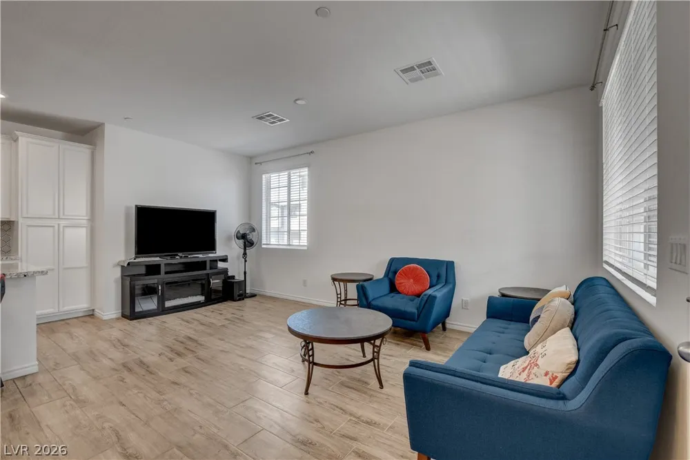 20 Barbara Lane #11 Las Vegas, NV 89183