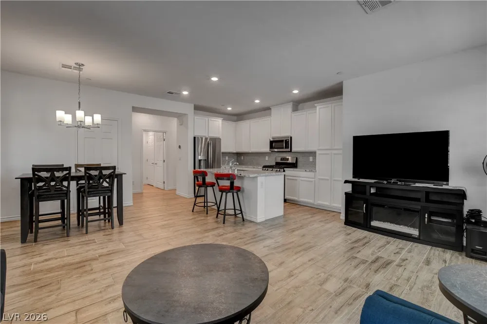 20 Barbara Lane #11 Las Vegas, NV 89183