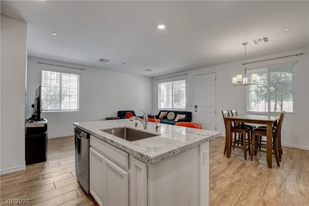 20 Barbara Lane #11 Las Vegas, NV 89183