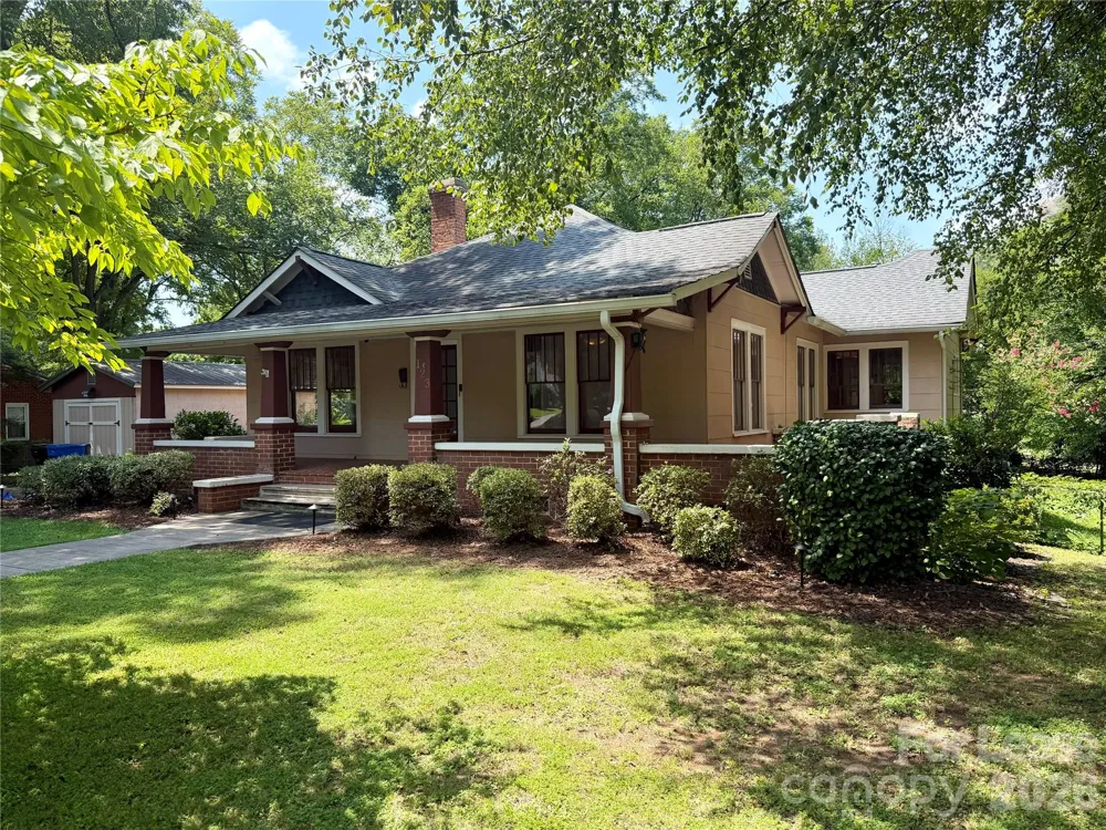 123 S Sycamore Street Mooresville, NC 28115