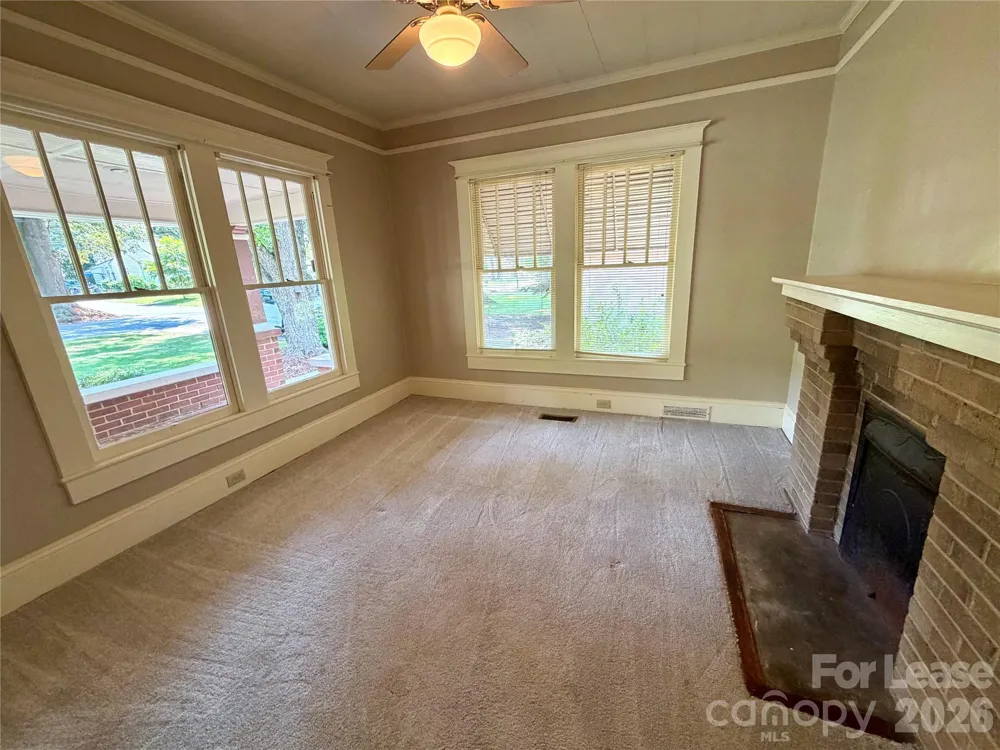 123 S Sycamore Street Mooresville, NC 28115