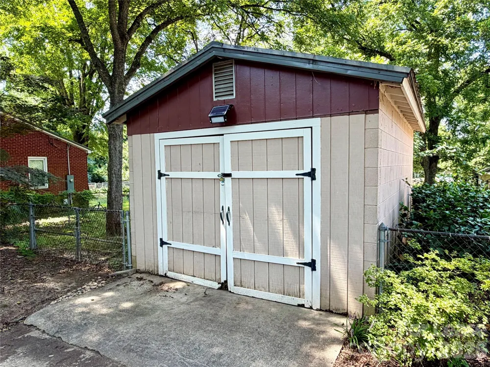 123 S Sycamore Street Mooresville, NC 28115