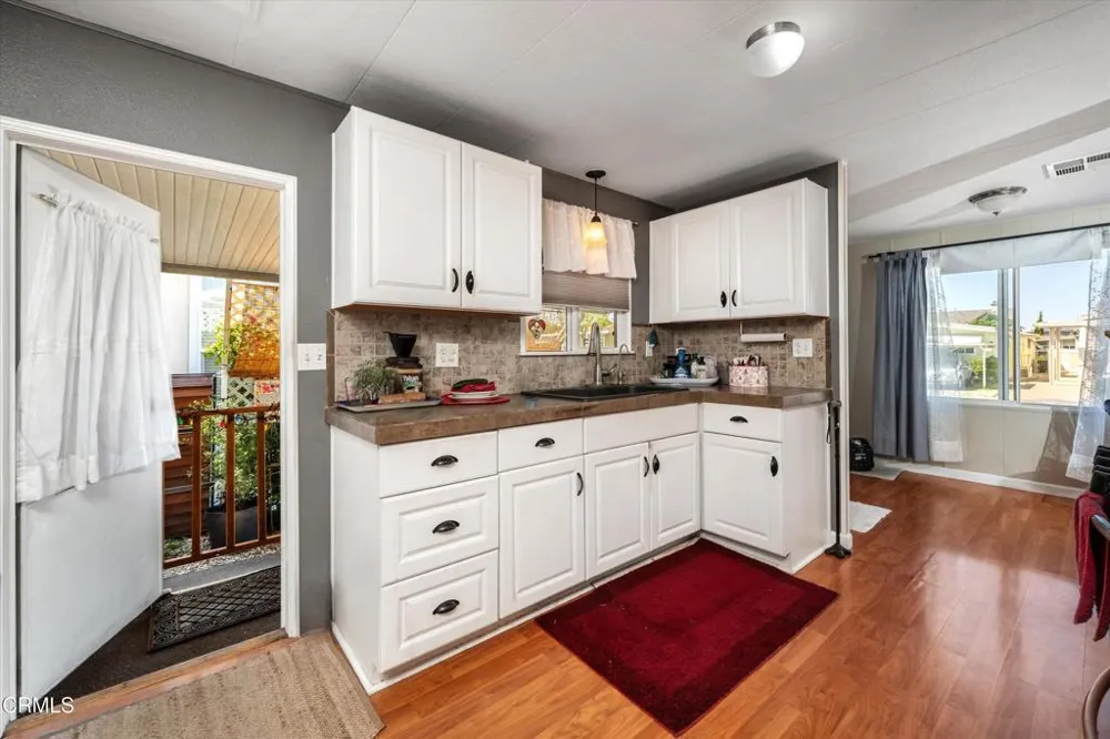 10 Wisteria Way Ventura, CA 93004