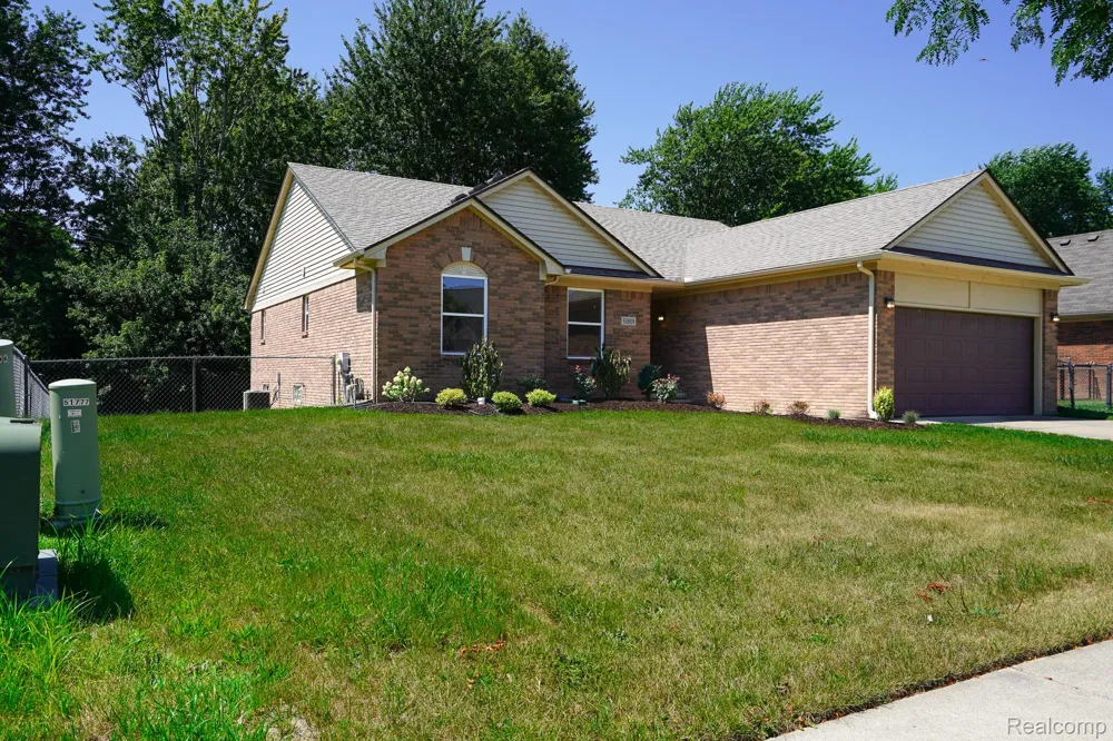 51819 Kings Pointe Drive New Baltimore City, MI 48047