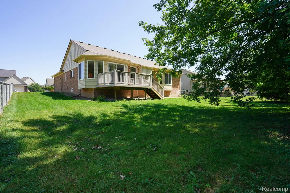 51819 Kings Pointe Drive New Baltimore City, MI 48047