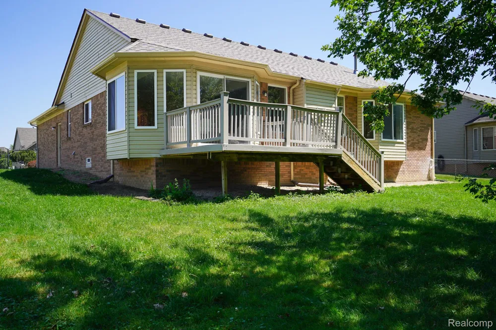 51819 Kings Pointe Drive New Baltimore City, MI 48047