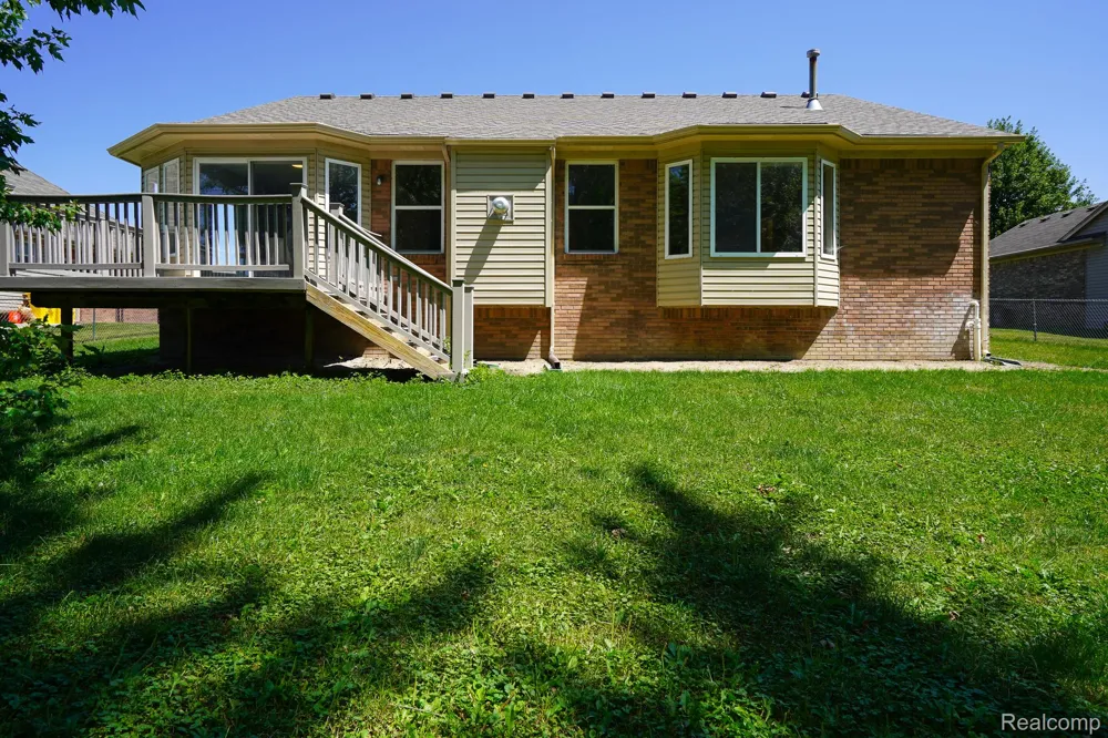 51819 Kings Pointe Drive New Baltimore City, MI 48047