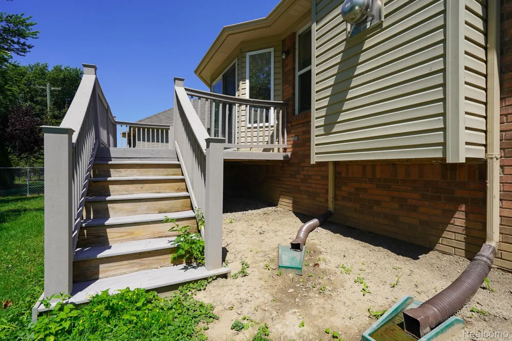 51819 Kings Pointe Drive New Baltimore City, MI 48047