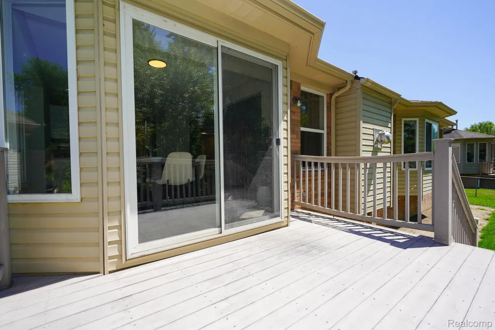 51819 Kings Pointe Drive New Baltimore City, MI 48047