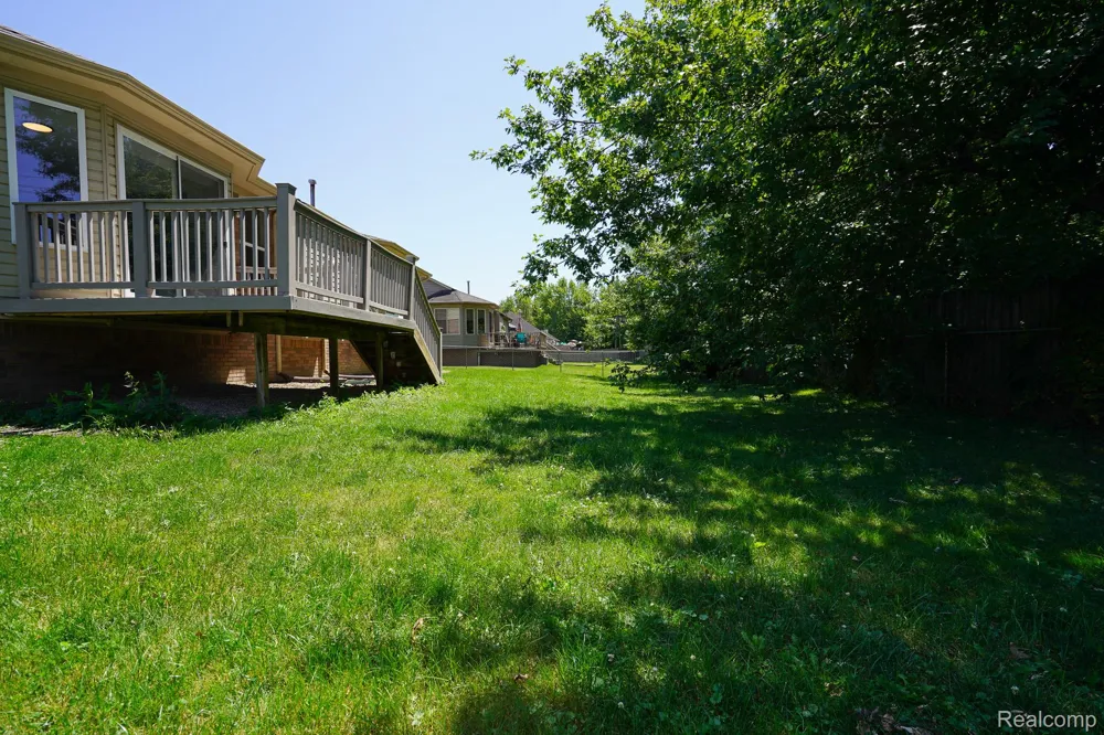 51819 Kings Pointe Drive New Baltimore City, MI 48047