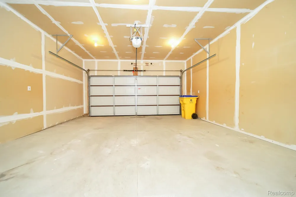 51819 Kings Pointe Drive New Baltimore City, MI 48047
