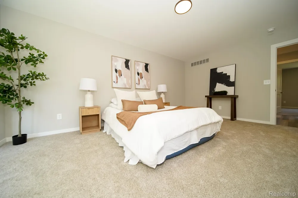 51819 Kings Pointe Drive New Baltimore City, MI 48047