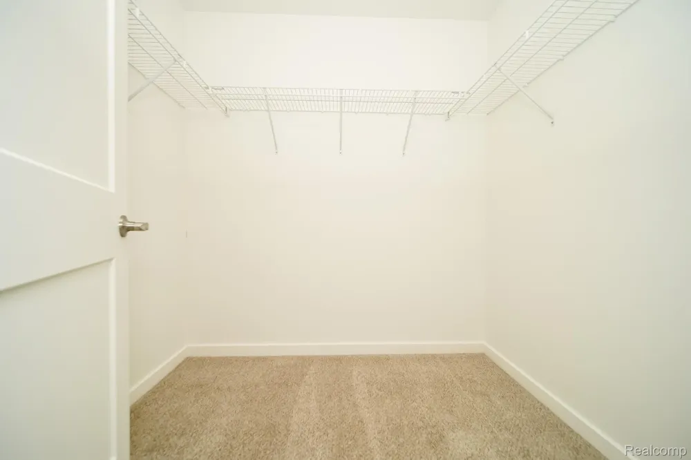 51819 Kings Pointe Drive New Baltimore City, MI 48047