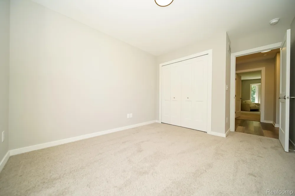 51819 Kings Pointe Drive New Baltimore City, MI 48047