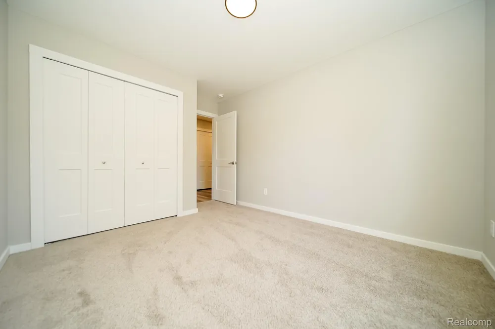 51819 Kings Pointe Drive New Baltimore City, MI 48047
