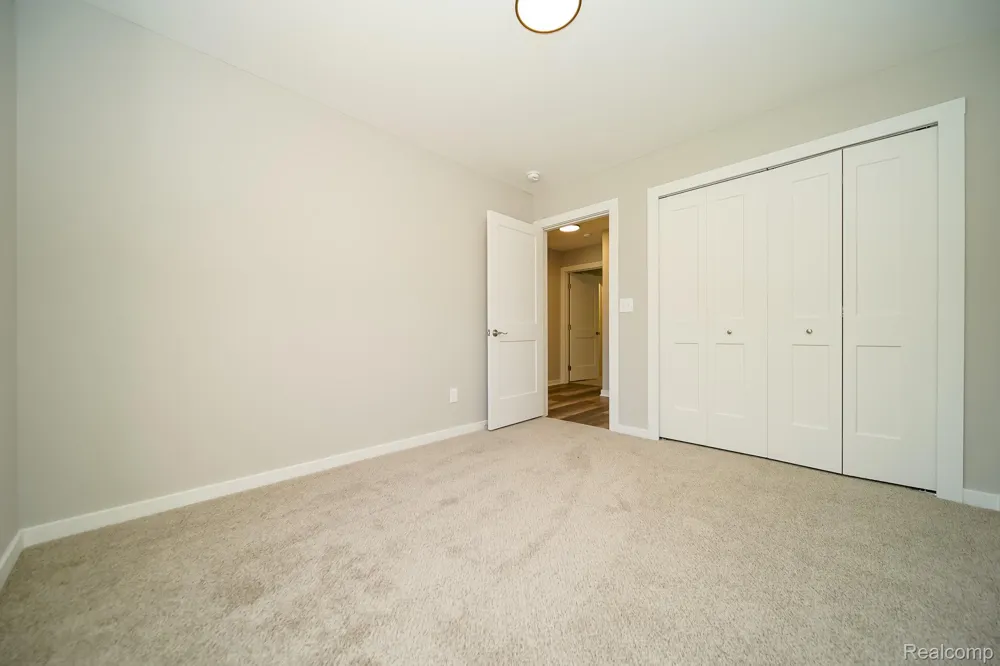 51819 Kings Pointe Drive New Baltimore City, MI 48047