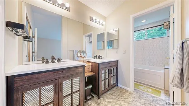 2161 E Phillips Lane Centennial, CO 80122