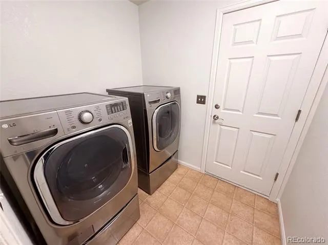2802 S Ireland Way Aurora, CO 80013
