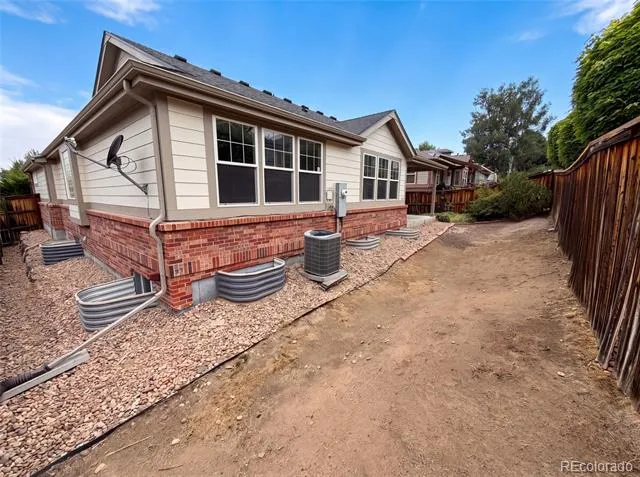 2802 S Ireland Way Aurora, CO 80013