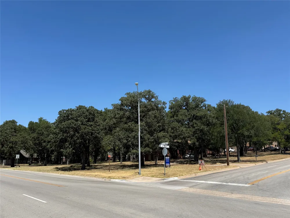 2009 Forest Ridge Drive Bedford, TX 76021