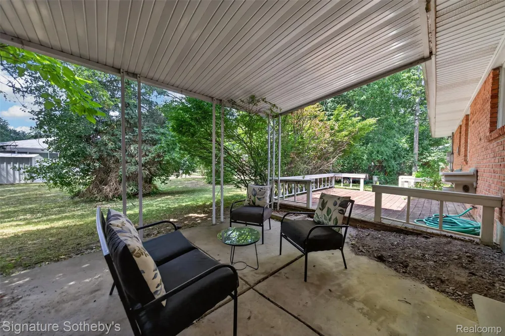 27701 California Drive NW Lathrup Village City, MI 48076
