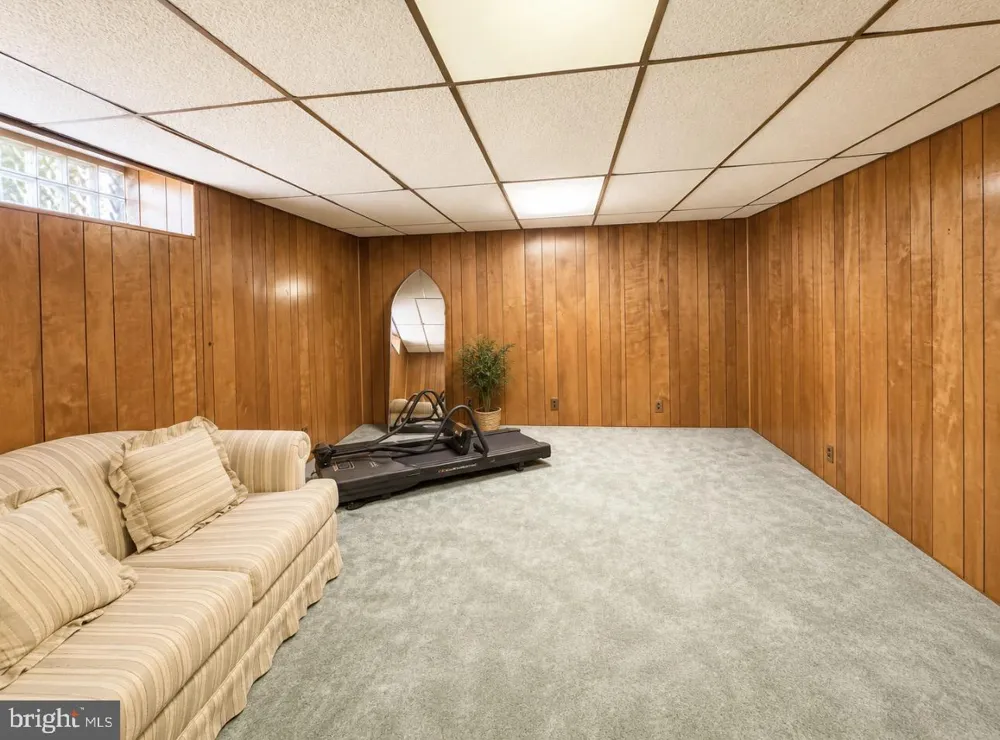 2928 GLENVIEW STREET Philadelphia, PA 19149