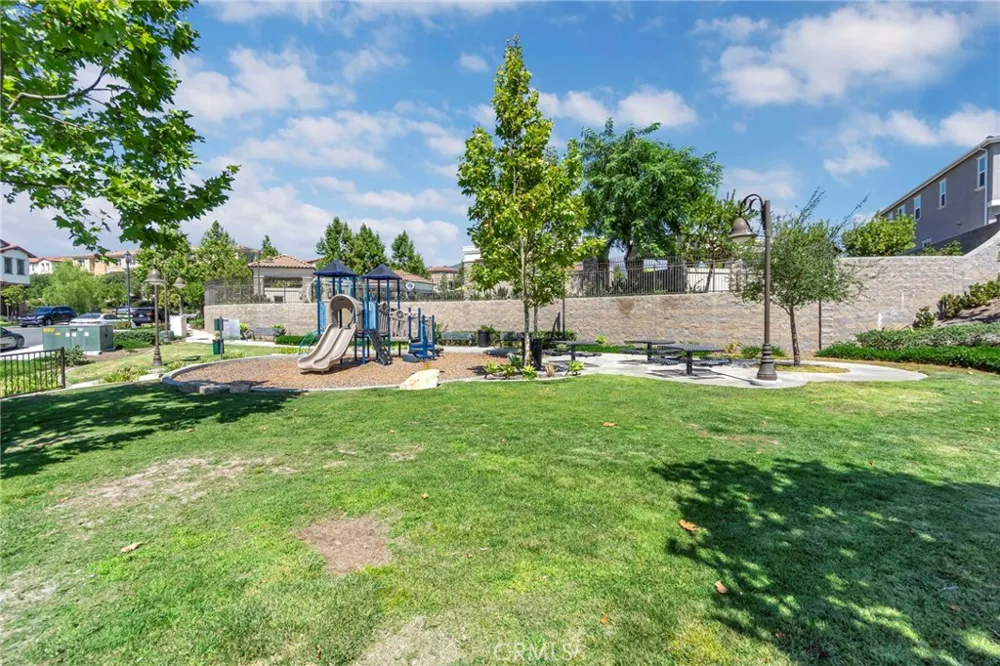 101 Alder Ridge Lake Forest, CA 92610