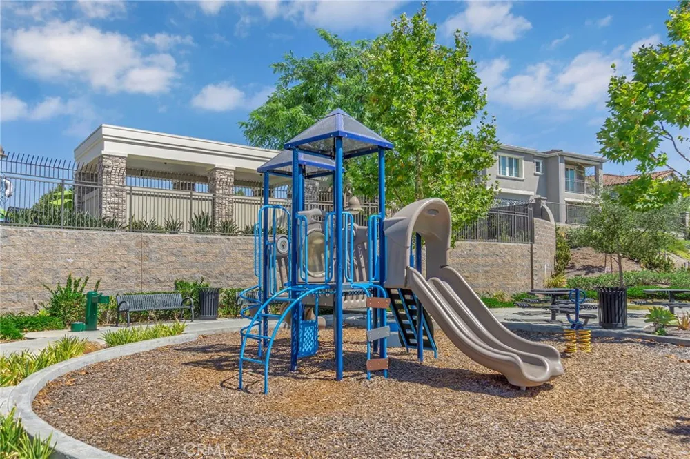 101 Alder Ridge Lake Forest, CA 92610
