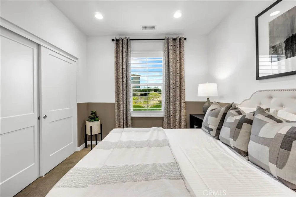 101 Alder Ridge Lake Forest, CA 92610