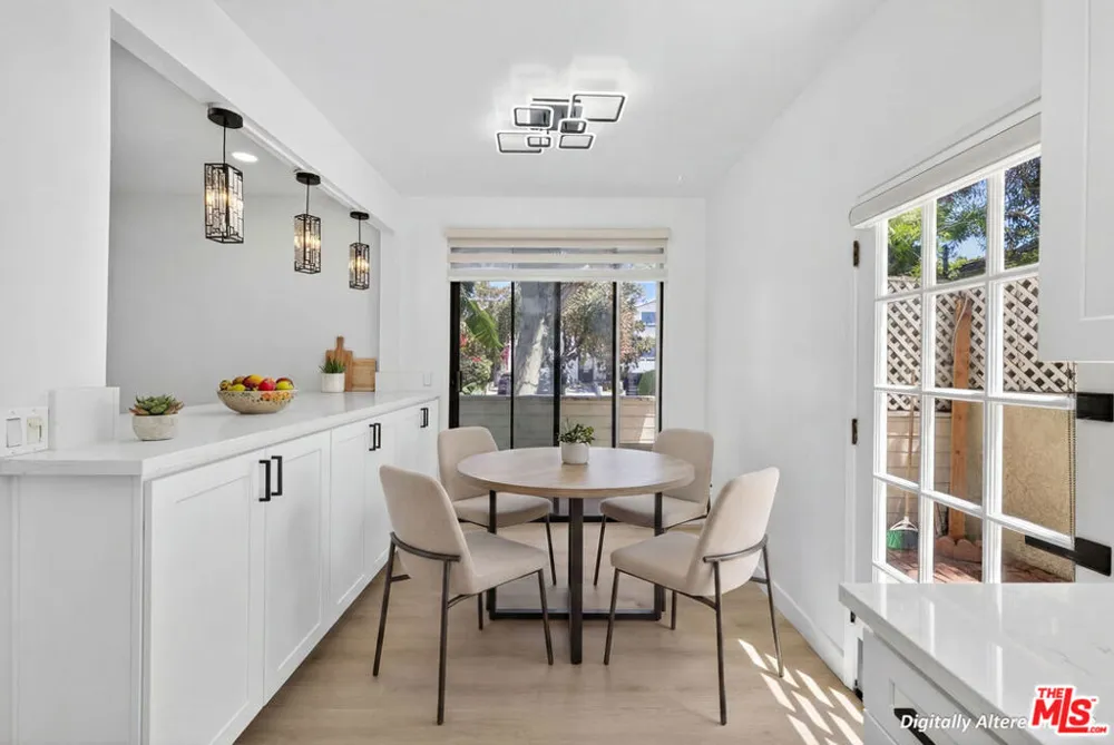 1754 11th Street #101 Santa Monica, CA 90404