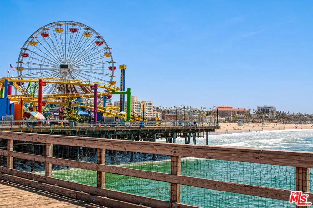 1754 11th Street #101 Santa Monica, CA 90404