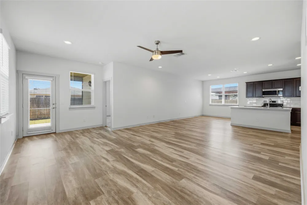 453 Agave Azul Way Leander, TX 78641