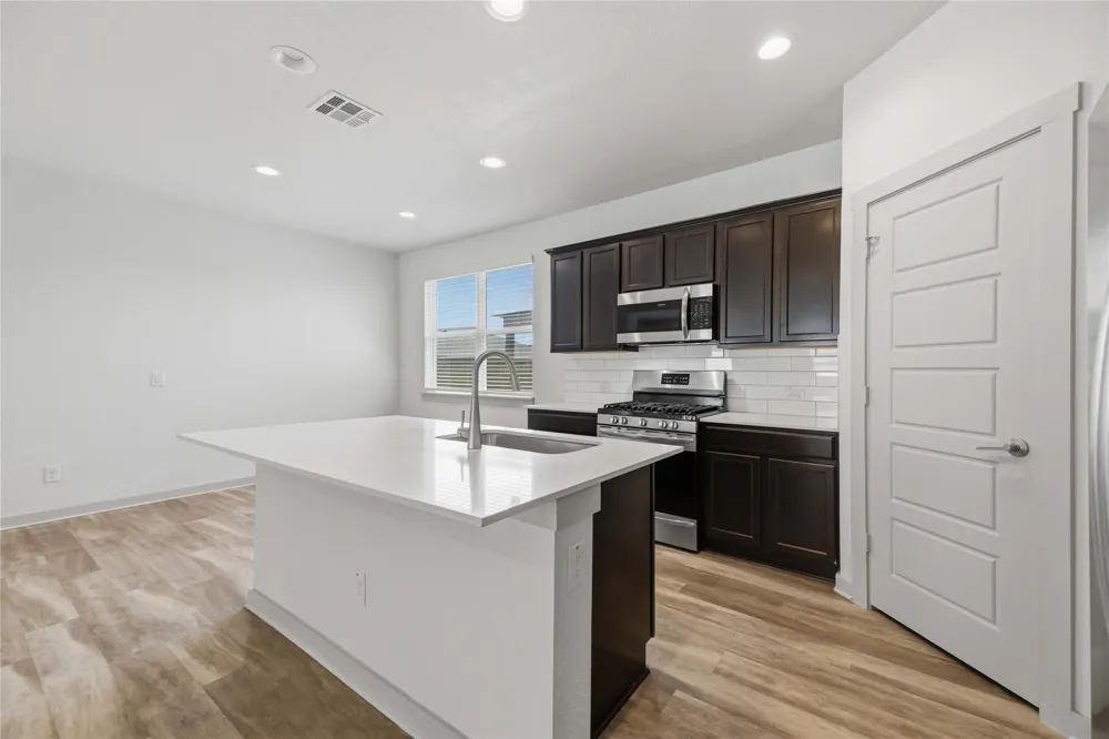 453 Agave Azul Way Leander, TX 78641