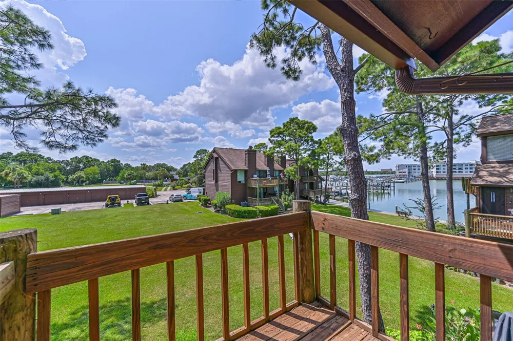 2104 Crows Nest Drive League City, TX 77573