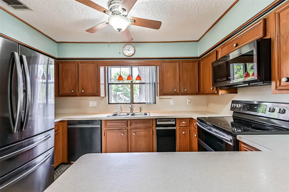 2104 Crows Nest Drive League City, TX 77573