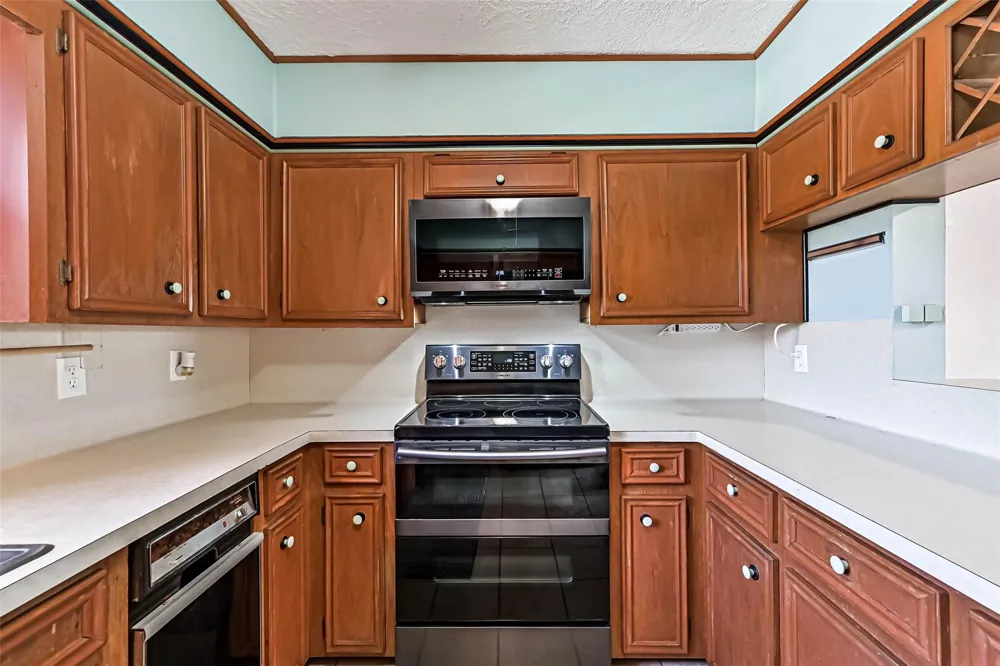 2104 Crows Nest Drive League City, TX 77573