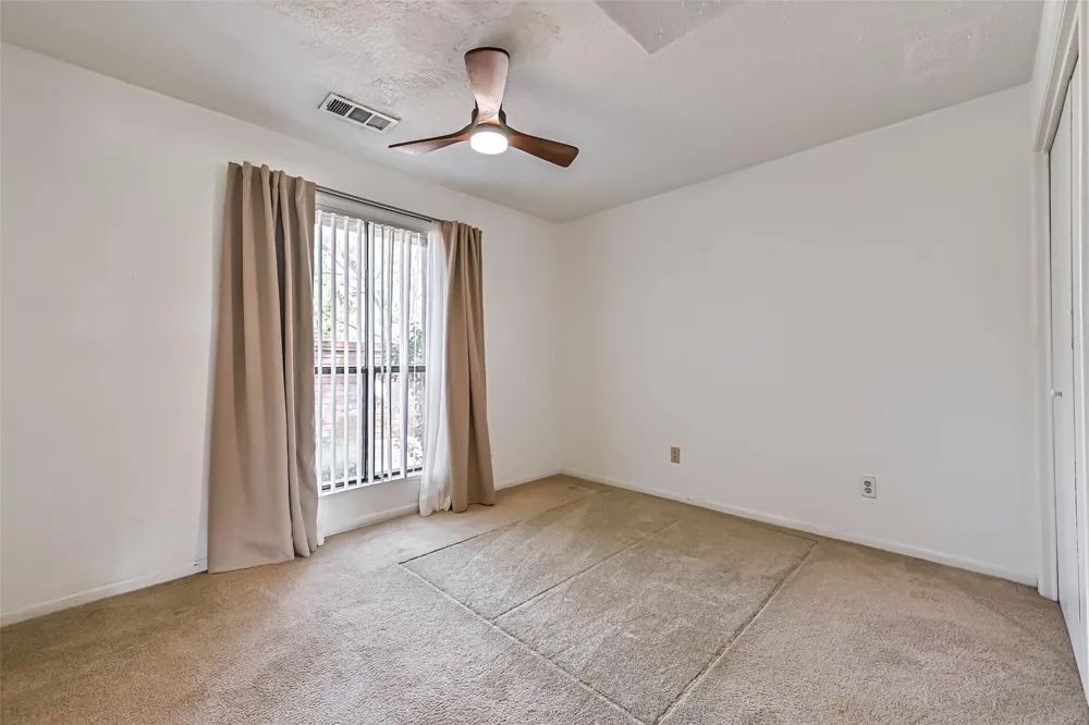 2104 Crows Nest Drive League City, TX 77573