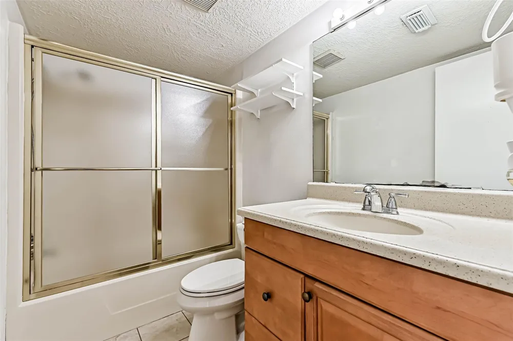 2104 Crows Nest Drive League City, TX 77573
