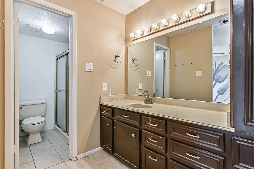 2104 Crows Nest Drive League City, TX 77573
