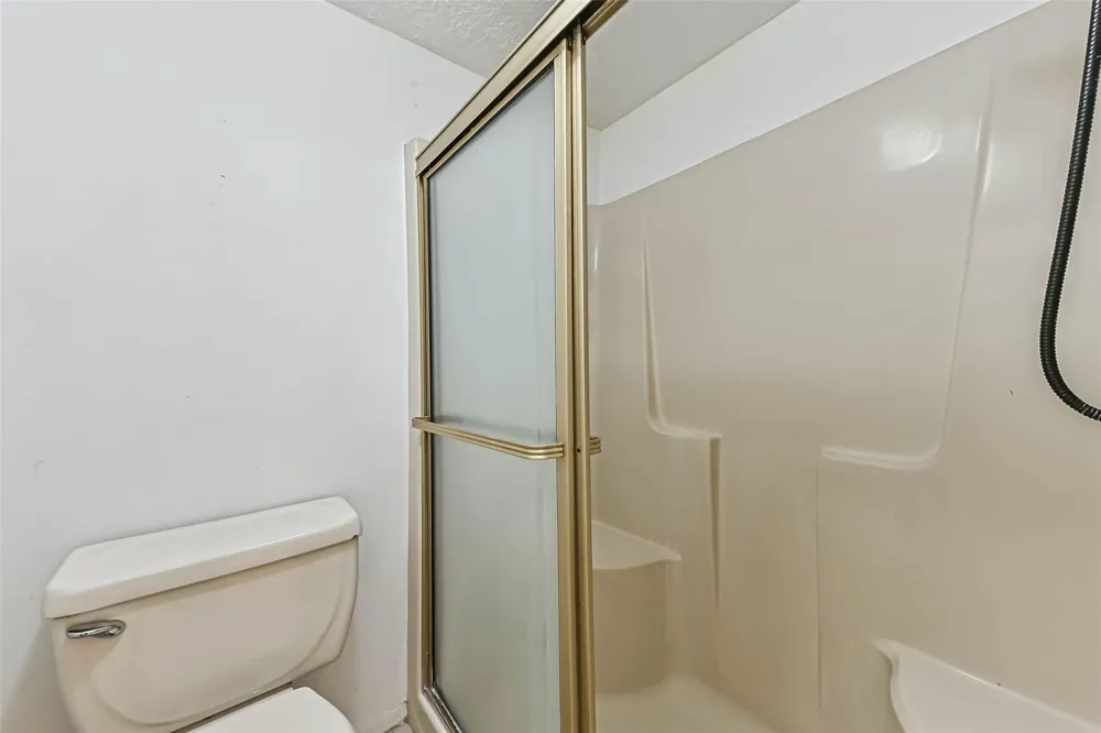 2104 Crows Nest Drive League City, TX 77573