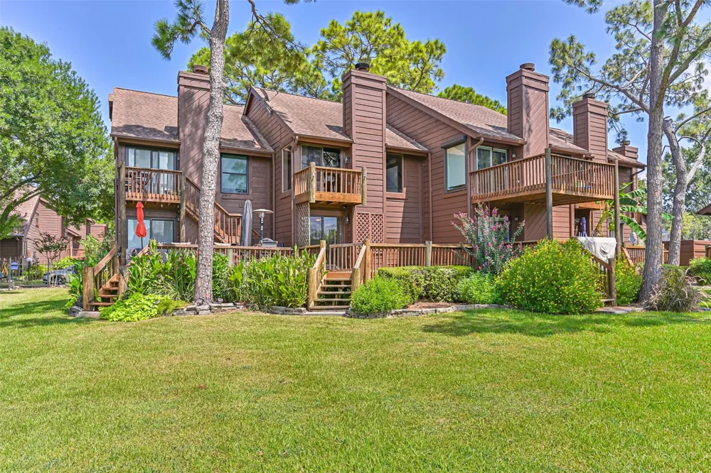 2104 Crows Nest Drive League City, TX 77573