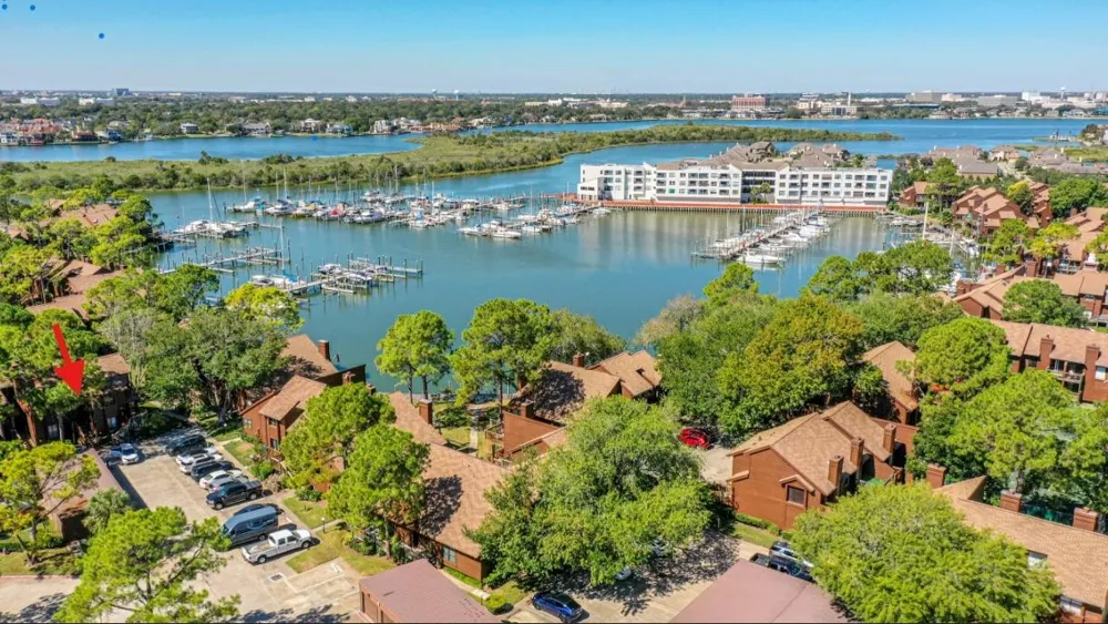 2104 Crows Nest Drive League City, TX 77573