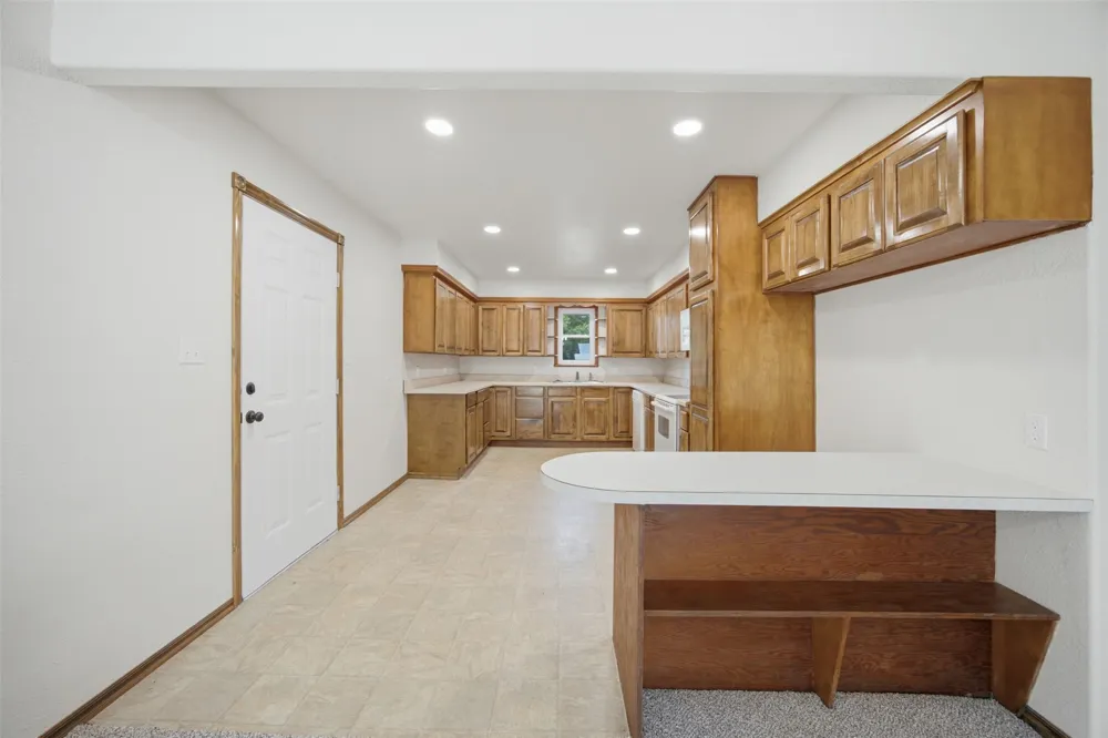 421364 E 1164 ROAD Eufaula, OK 74432