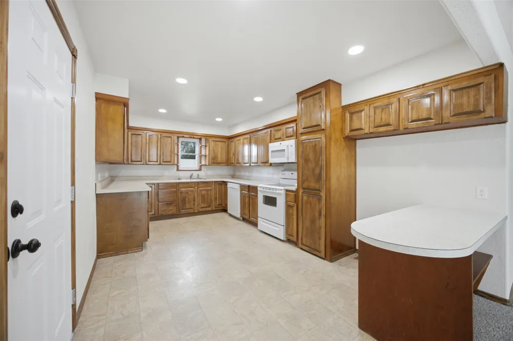 421364 E 1164 ROAD Eufaula, OK 74432
