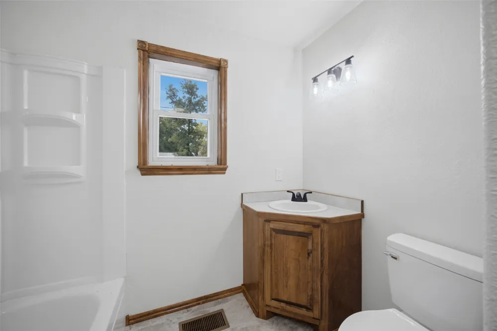 421364 E 1164 ROAD Eufaula, OK 74432